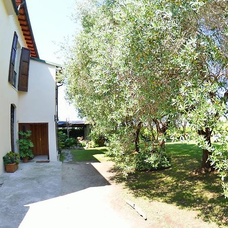 Casa Romana Виареджо Екстериор снимка