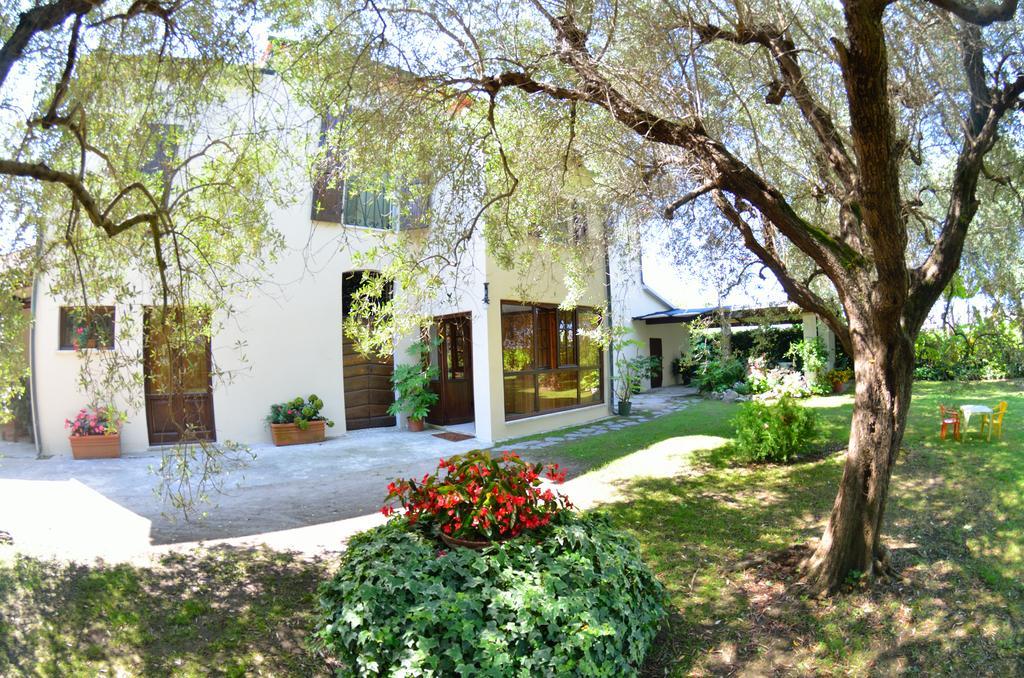 Casa Romana Виареджо Екстериор снимка