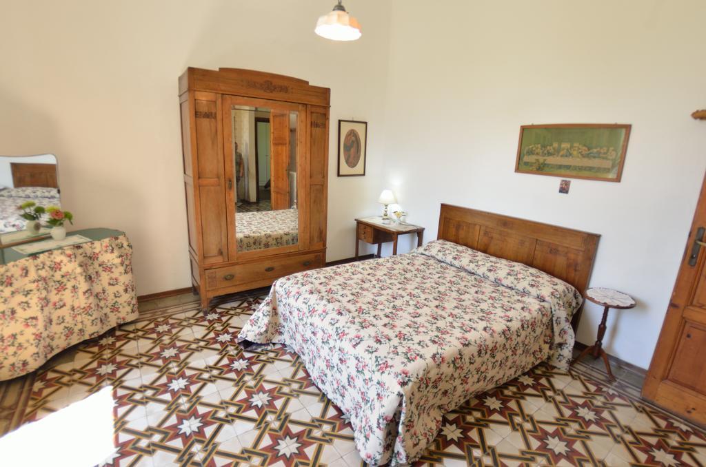 Casa Romana Виареджо Екстериор снимка